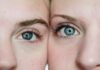 Dwie młode kobiety z niebieskimi tęczówkami, delikatnie widoczne worki pod oczami