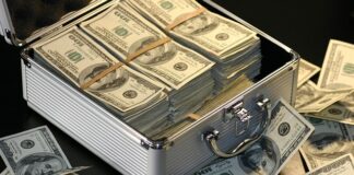 Ile zarabia Detailer w Polsce?