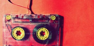 Jaka taśma LED do lustra? Jaka taśma LED do lustra?