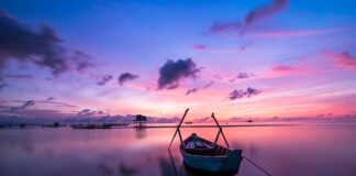 Jaki kolor karnisza do białych ścian?