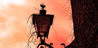 Jak zamontować kinkiet nad lustrem? Jak zamontować kinkiet nad lustrem?