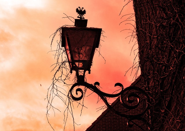 Jak dobrać kinkiet do lustra? Jak dobrać kinkiet do lustra?