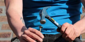 Kto stworzył śrubę wodna?